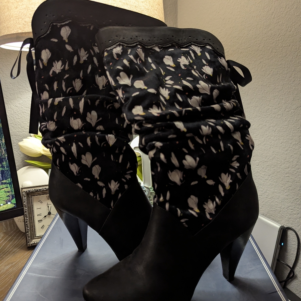 EUC 👠🌸Ruby Shoo Athena Black Floral Heeled Boots (Retired)